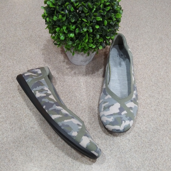 clarks cloudsteppers womens green